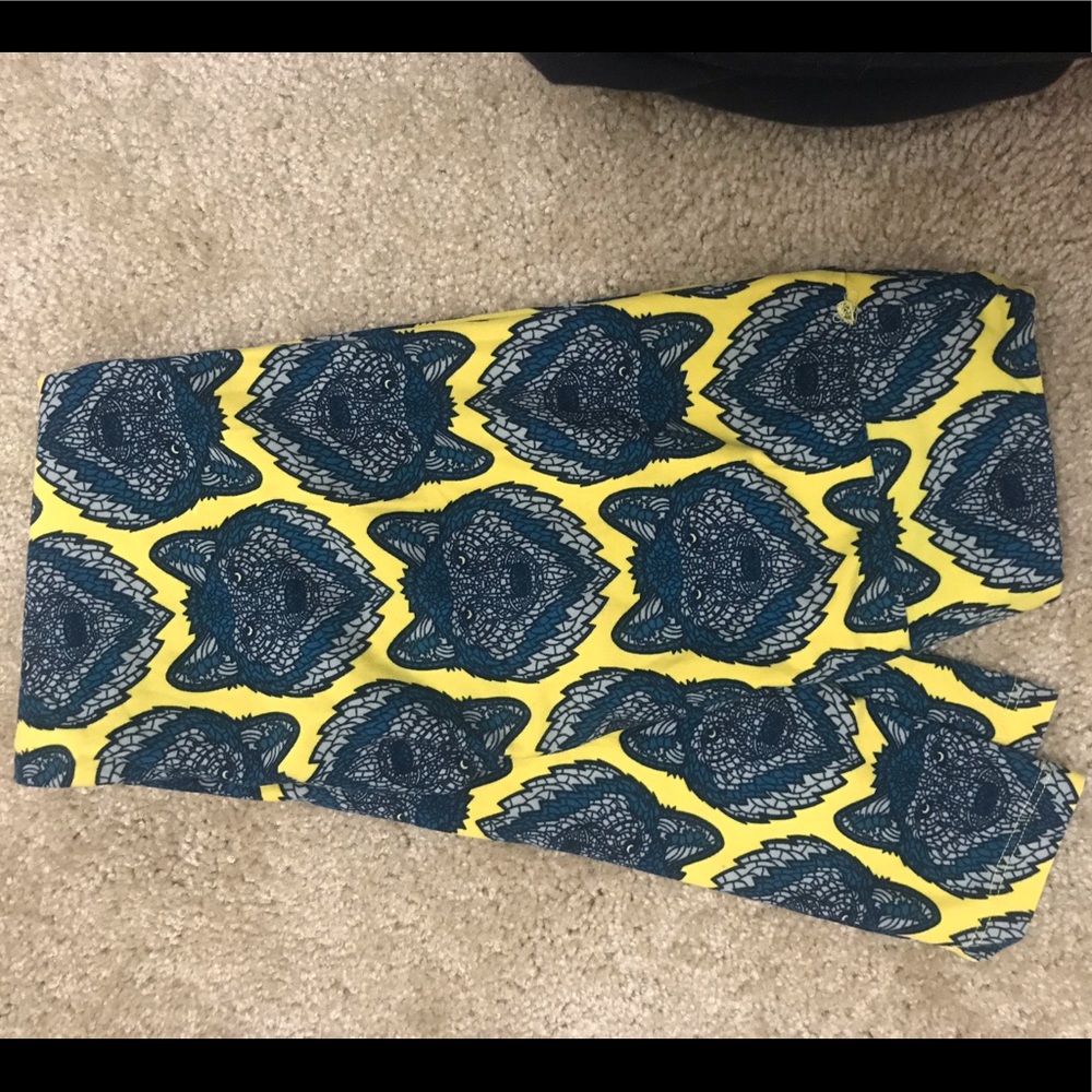 LulaRoe leggings - geometric wolf